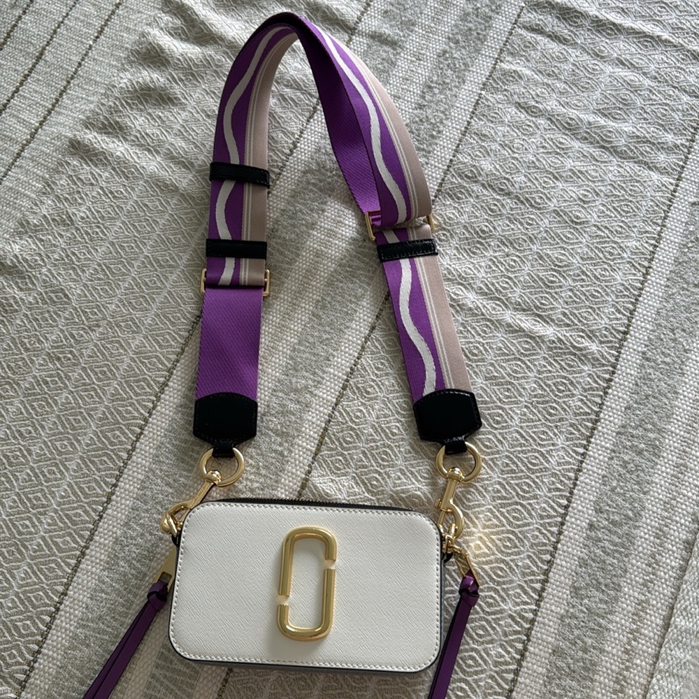 Marc Jacobs Cream and Gold Crossbody Bag excellent condition never worn